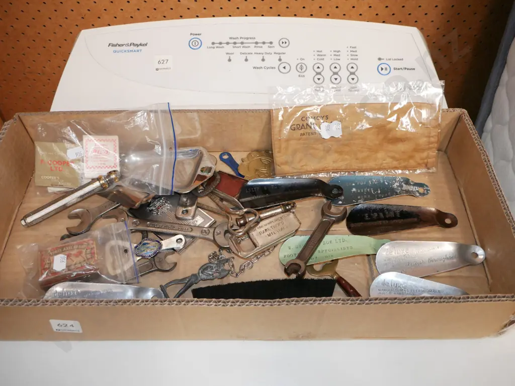box; shoe horns, bottle openers, matches etc Image 1++