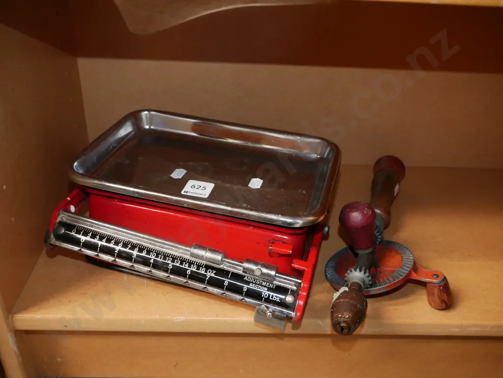 kitchen scales, eggbeater drill Image 1++
