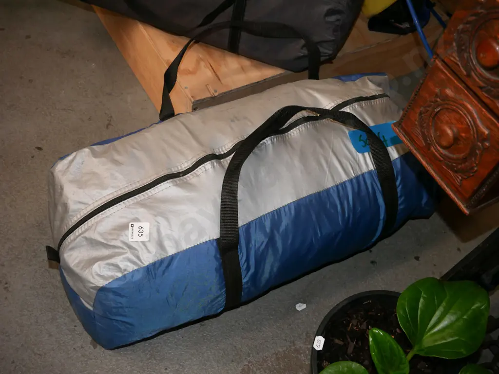 unknown camping tent Image 1++