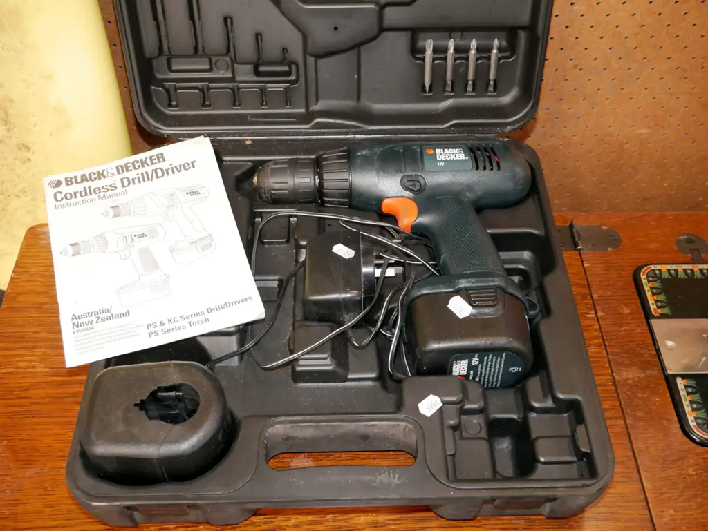 Black  Decker battery drill in carry case Image 1++