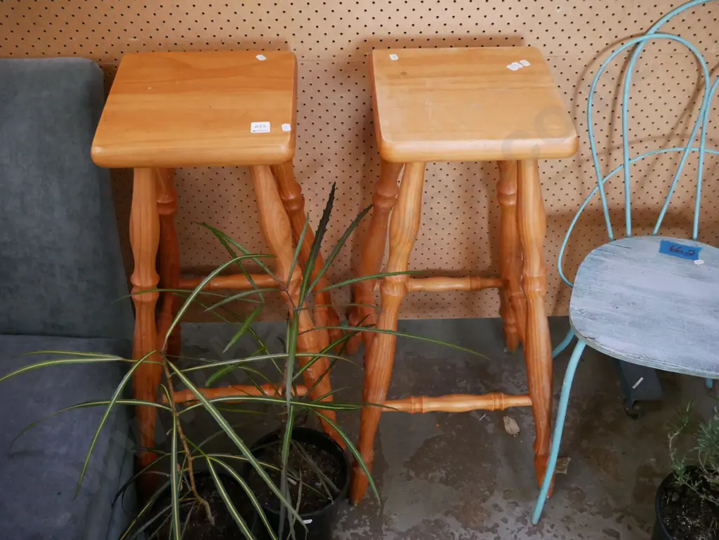 2x wooden stools Image 1++