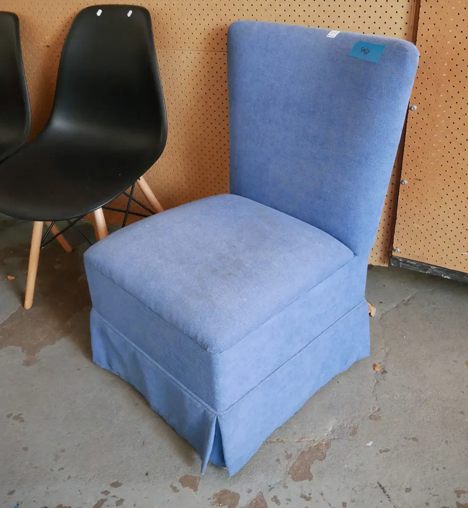 blue bedroom chair with lift up storage Image 1++