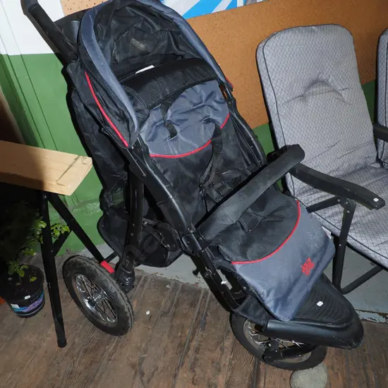 Jolly Jumper pram