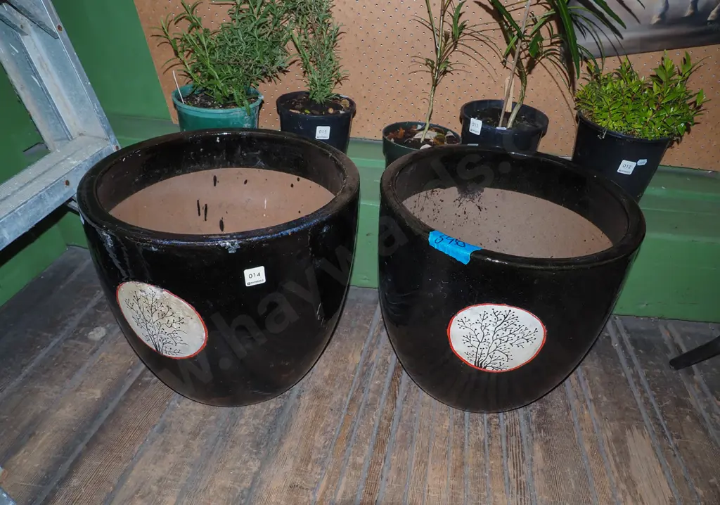 2x glazed planters Largest H-370 Diam-400 Image 1++