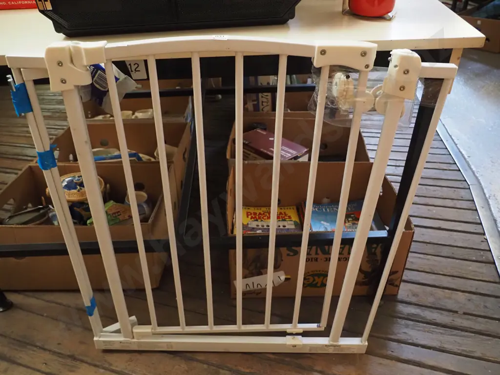 child's safety gate Image 1++