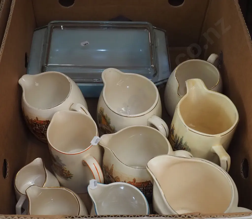 box; various ceramic jugs, retro pyrex baking dish Image 1++