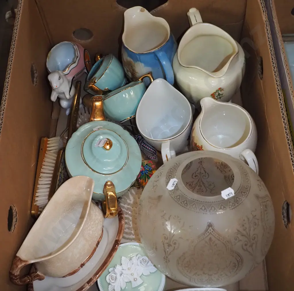 box; jugs, tea pot, creamer etc Image 1++