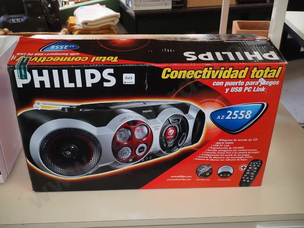 as-new boxed Philips radio and CD player Image 1++