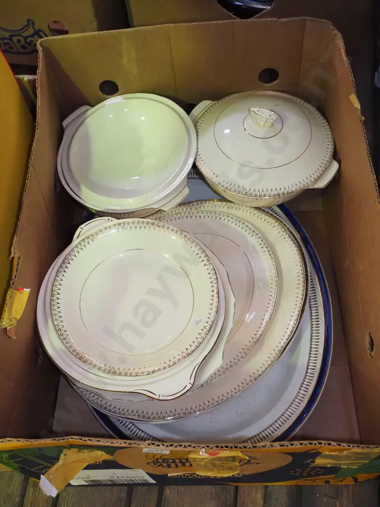 box; lidded veges, ashets etc Image 1++