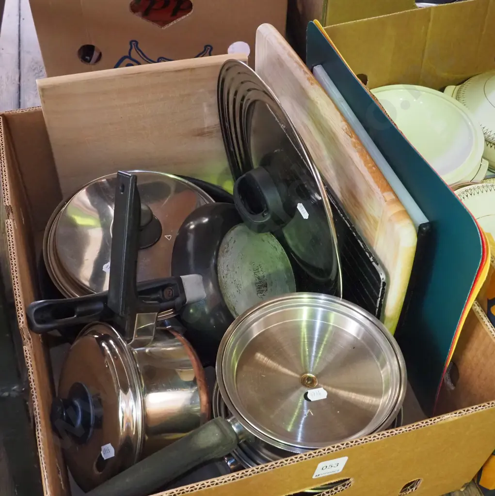box; chopping boards, pots, pans Image 1++