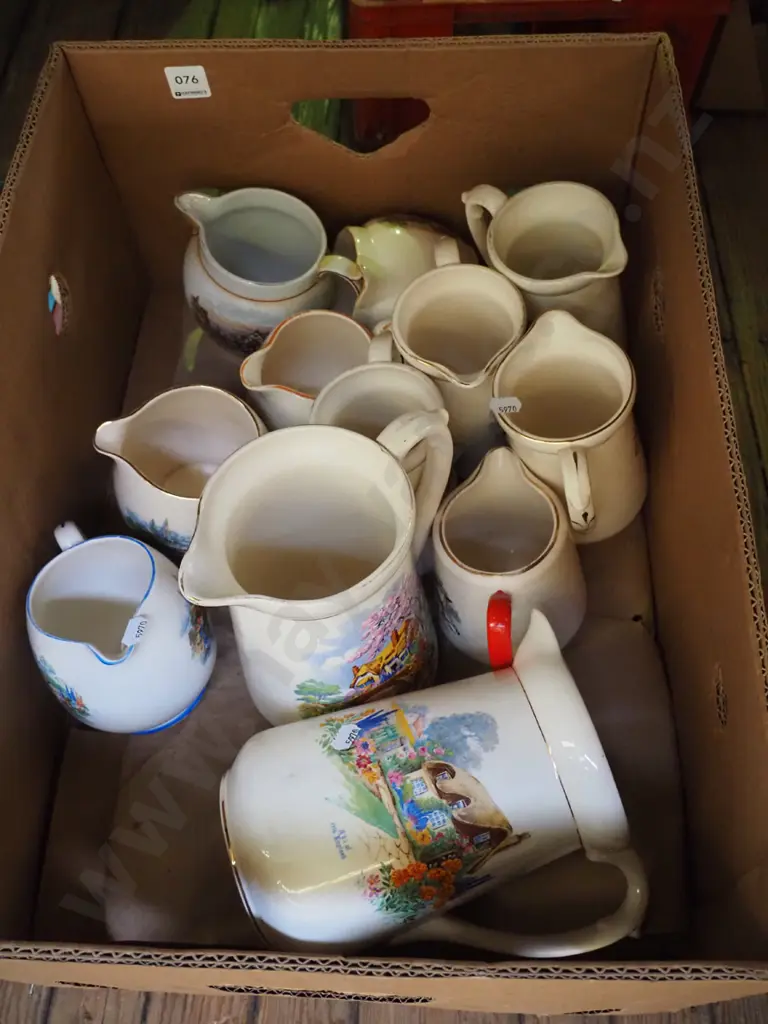 box of ceramic jugs Image 1++
