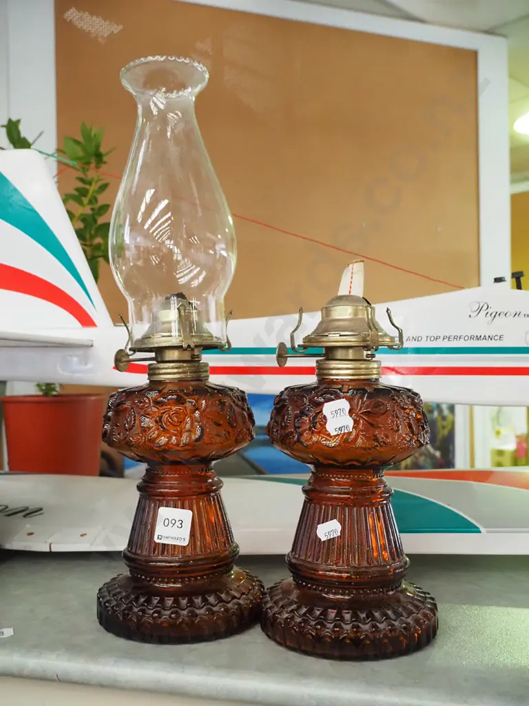 2x amber glass kerosene lantern -1 missing chimney Image 1++