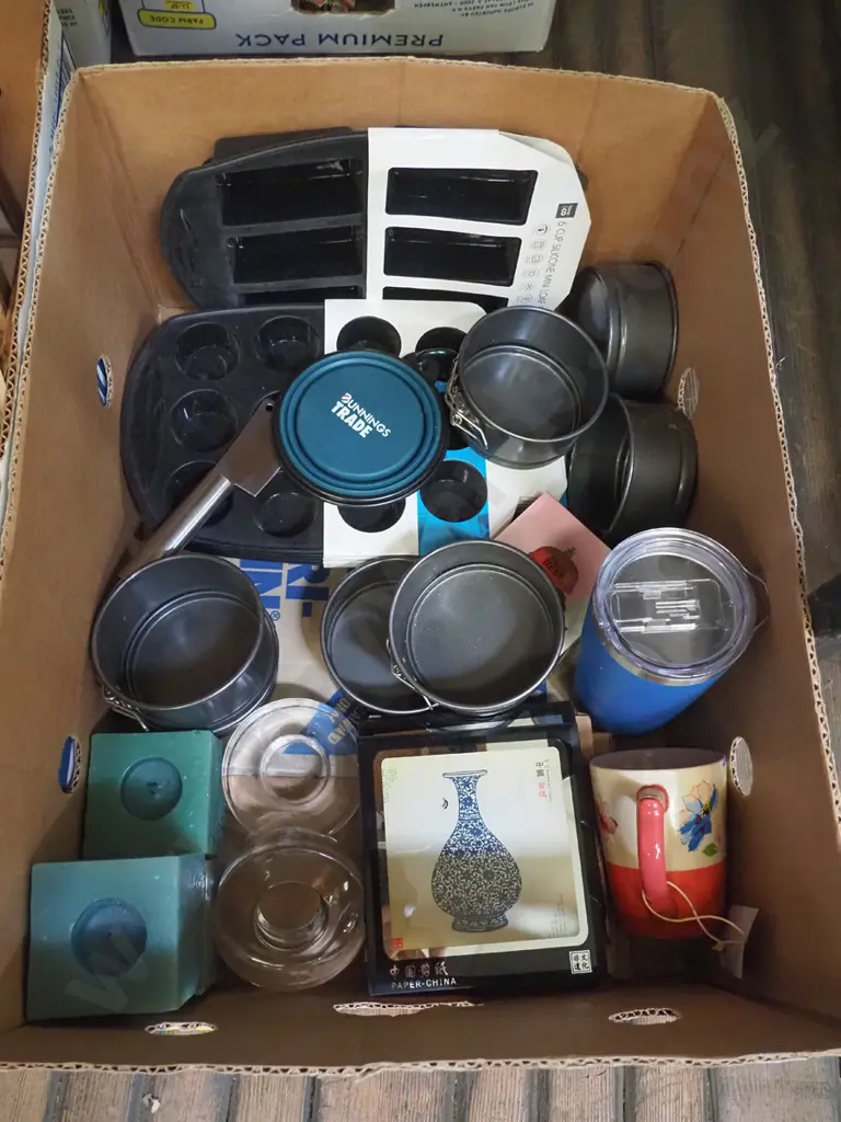 box; muffin pans, small cake tins, keep cup etc Image 1++