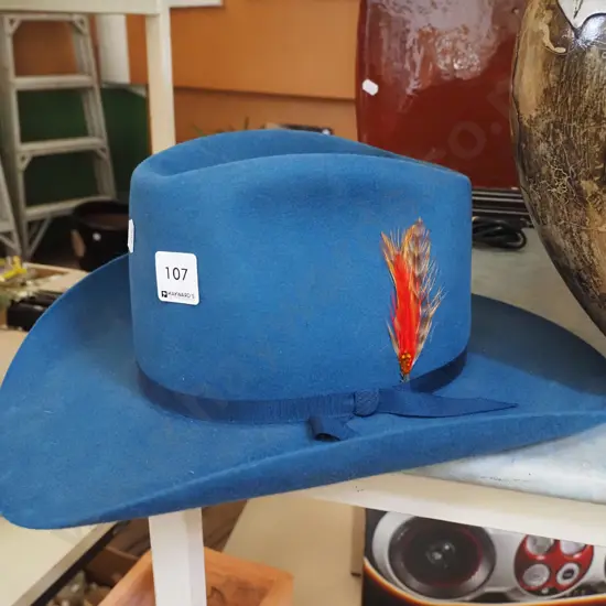 Akubra size 56 blue felt hat