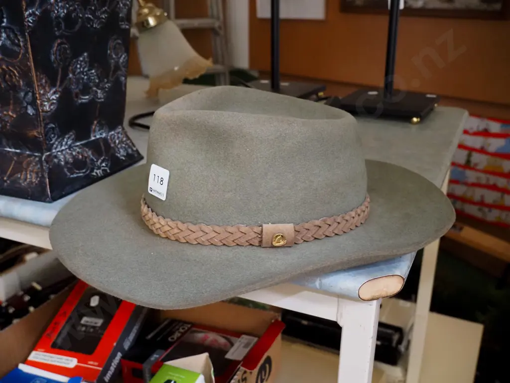 Statesman felt hat - no size Image 1++