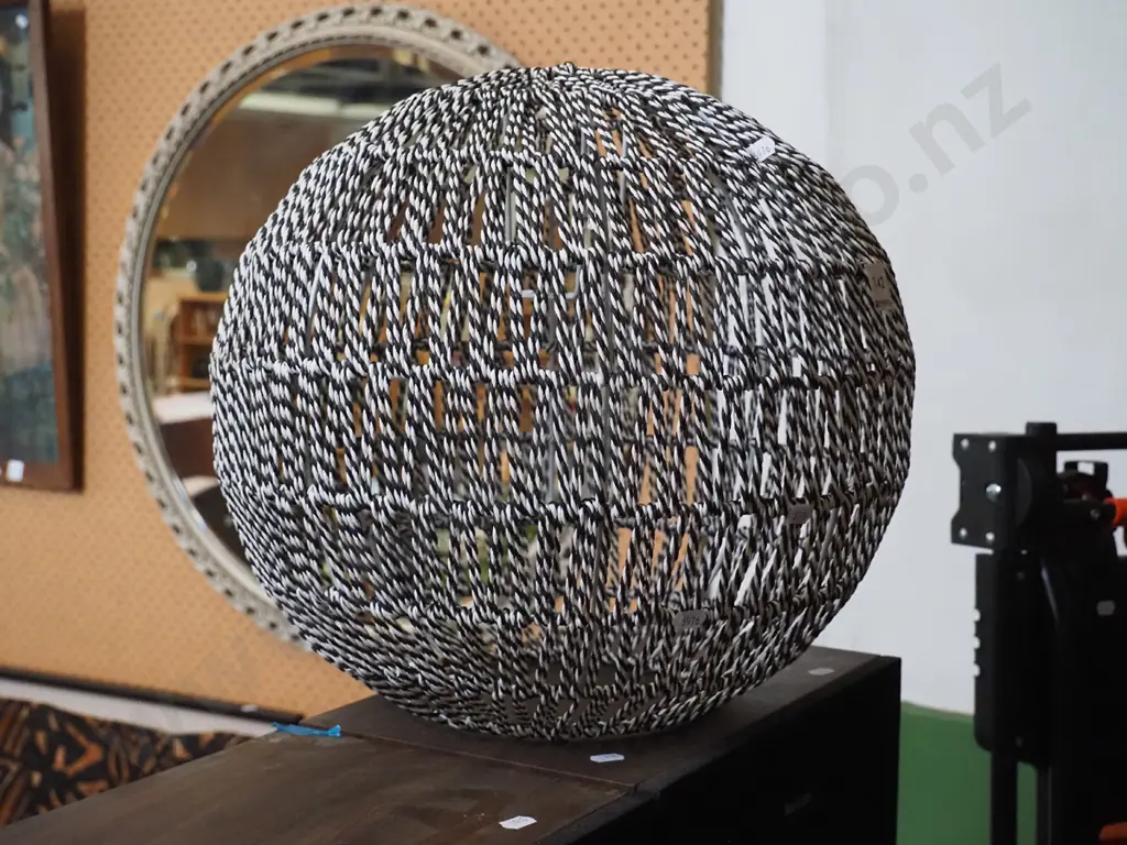 rope globe light fitting Image 1++