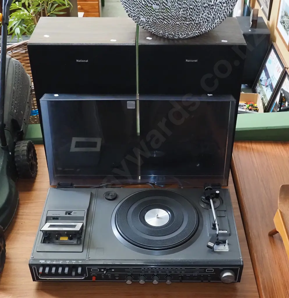 National stereo with 2 speakers Image 1++