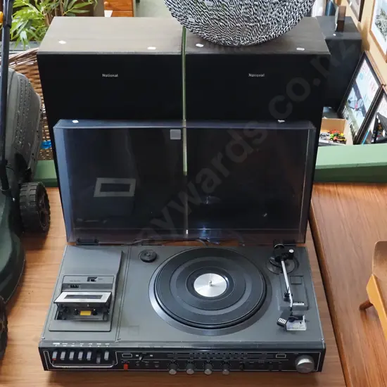 National stereo with 2 speakers