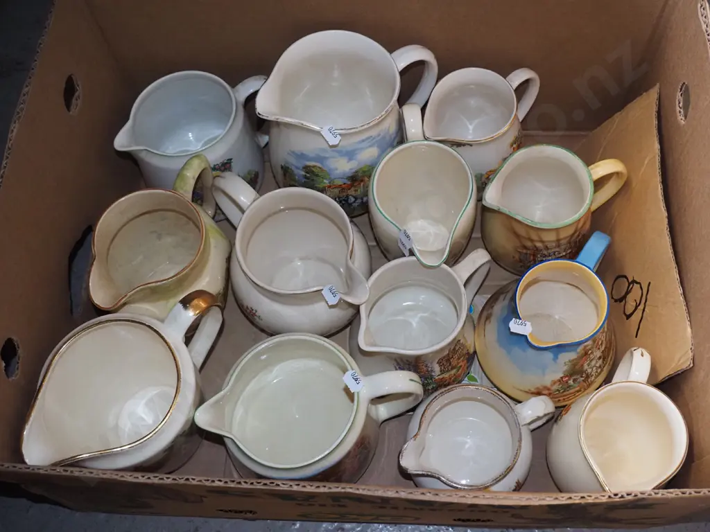 box; jugs   Image 1++