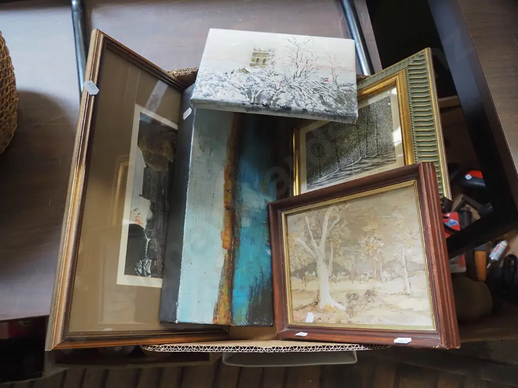 box of artworks Image 1++