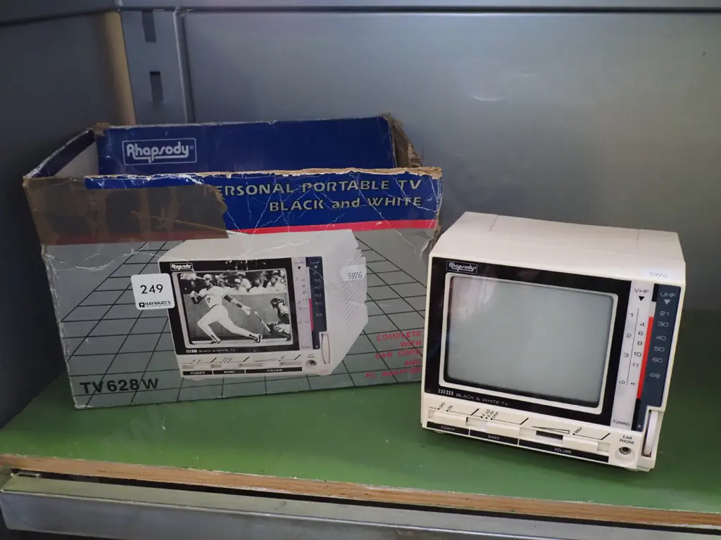 small black and white TV Image 1++