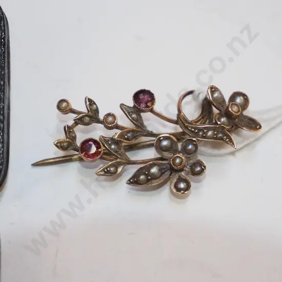 multi coloured stone brooch - clasp broken