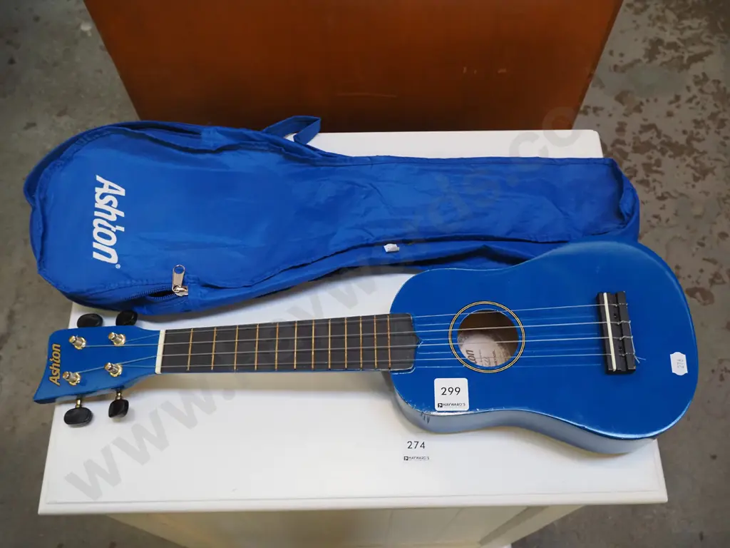Ashton ukelele Image 1++