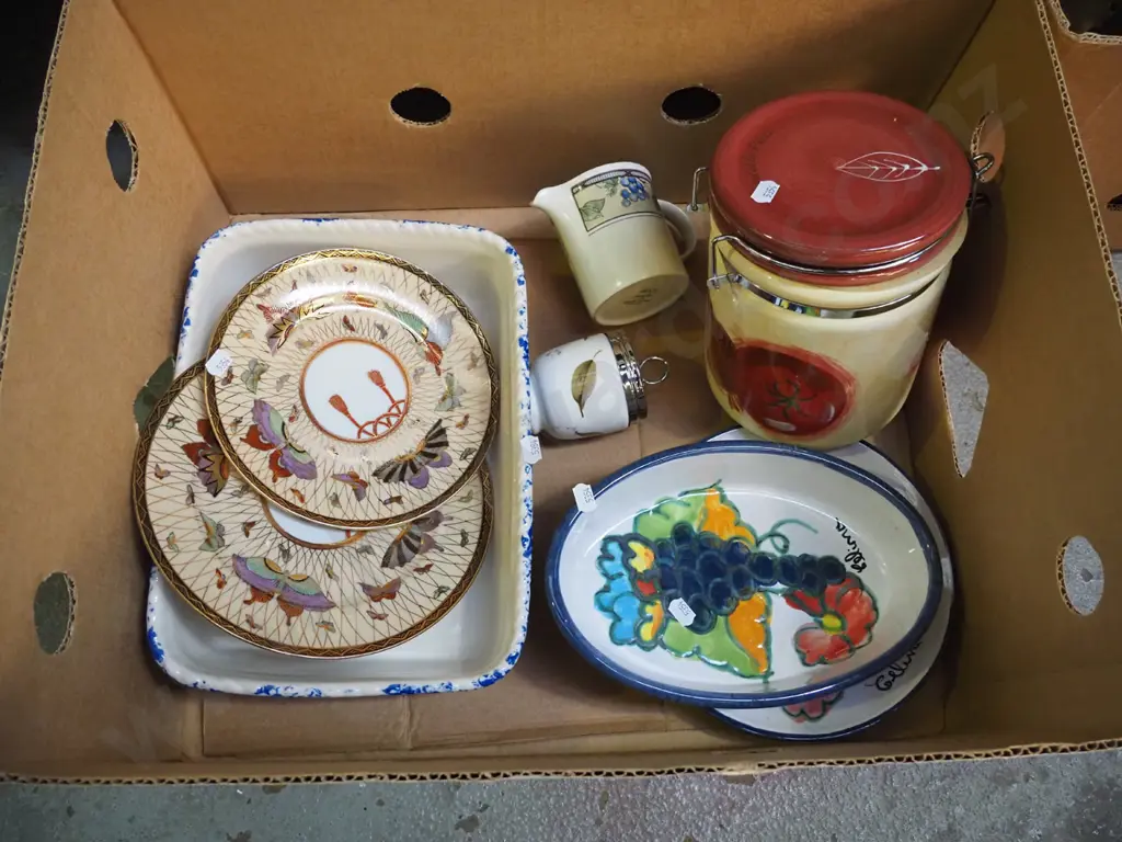 box; lidded canisters, Worcester egg coddler, dishes etc Image 1++