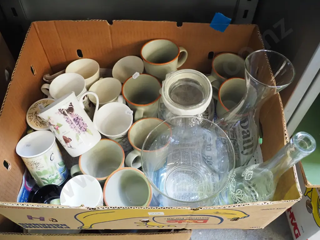 box; coffee cups, vases, canister etc Image 1++