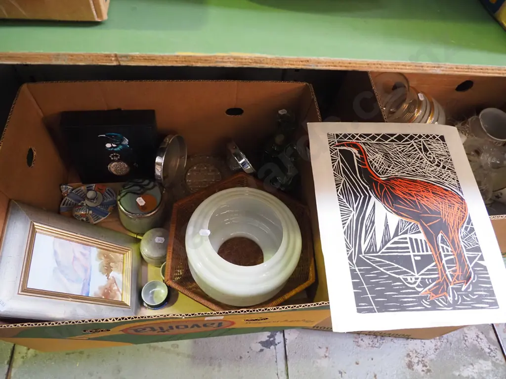 box; deco light fitting with journal, framed watercolour etc Image 1++