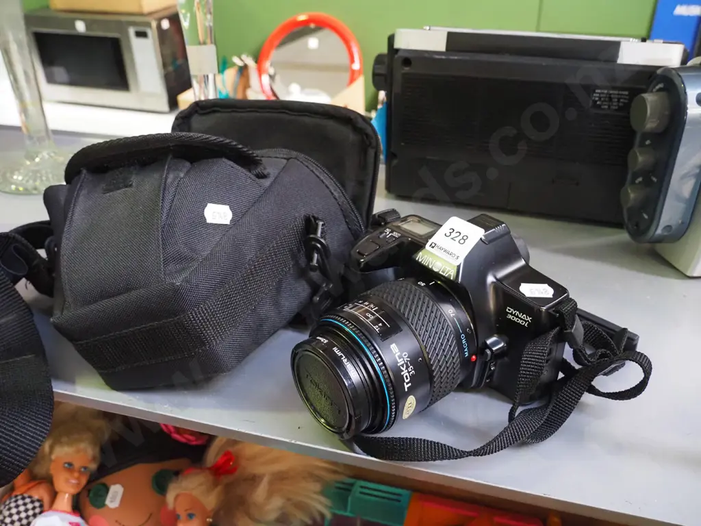 Minolta Dynax 3000 35mm camera, bag Image 1++