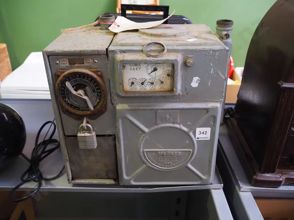 UK vintage coin operated gas meter Image 1++