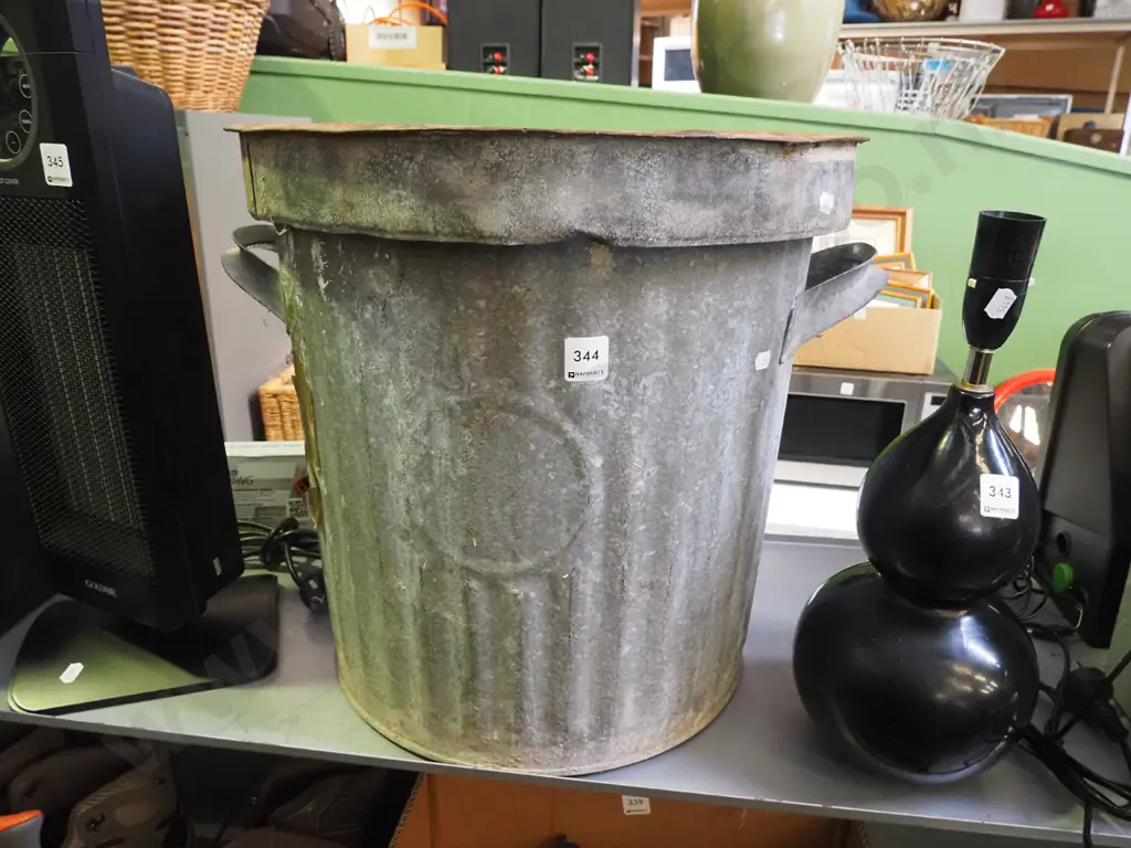 galvanised ashcan Image 1++