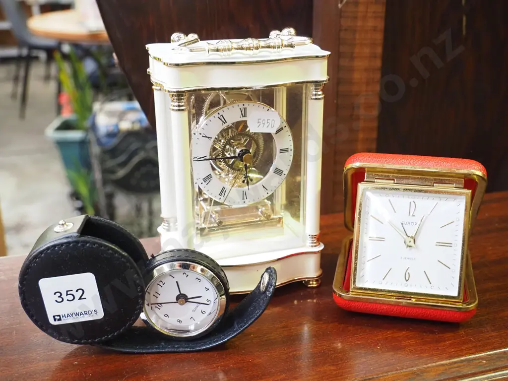 mantle clock, 2x travel alarm clocks Image 1++