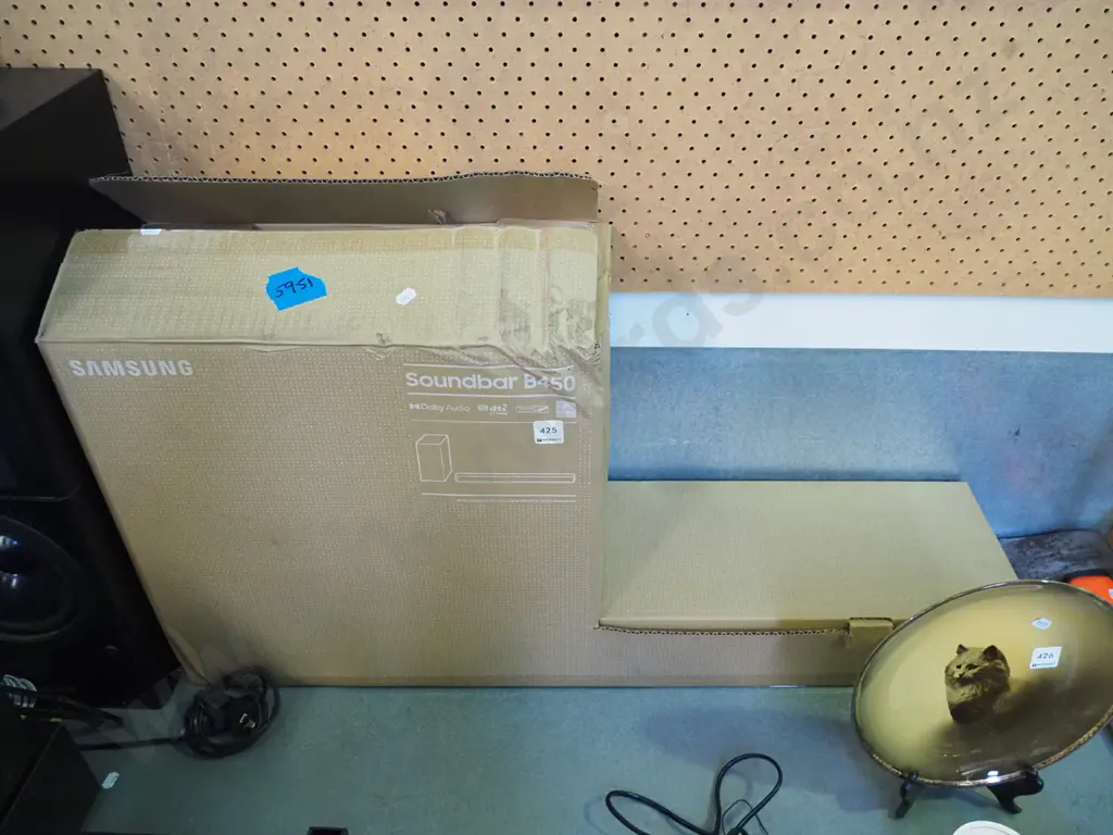 boxed as-new Samsung sound bar, B450 Image 1++