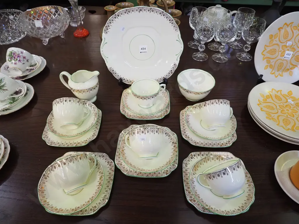 Salisbury 21 piece tea set Image 1++
