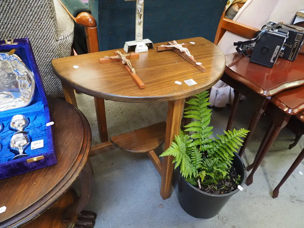 pine half round hall table Image 1++