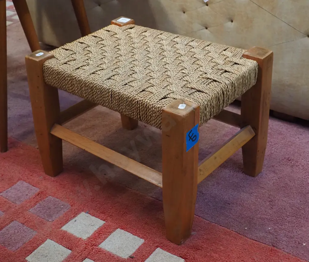 seagrass stool Image 1++