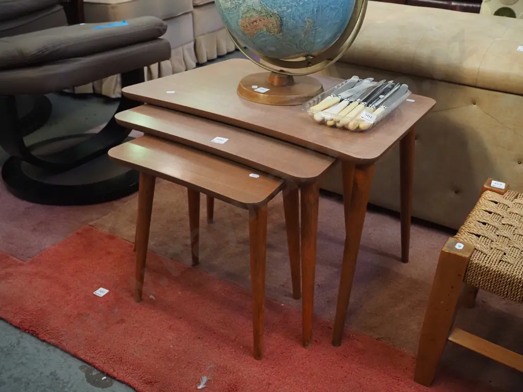 nest of 3 retro mahogany tables Image 1++
