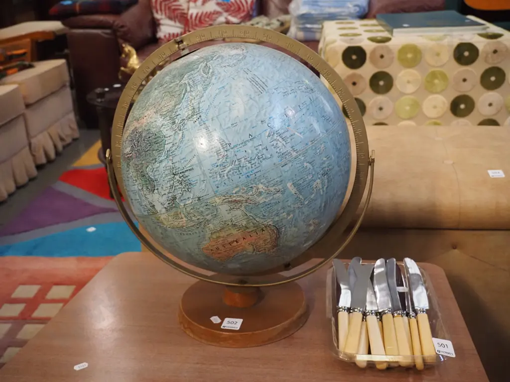 world globe H-380 Image 1++