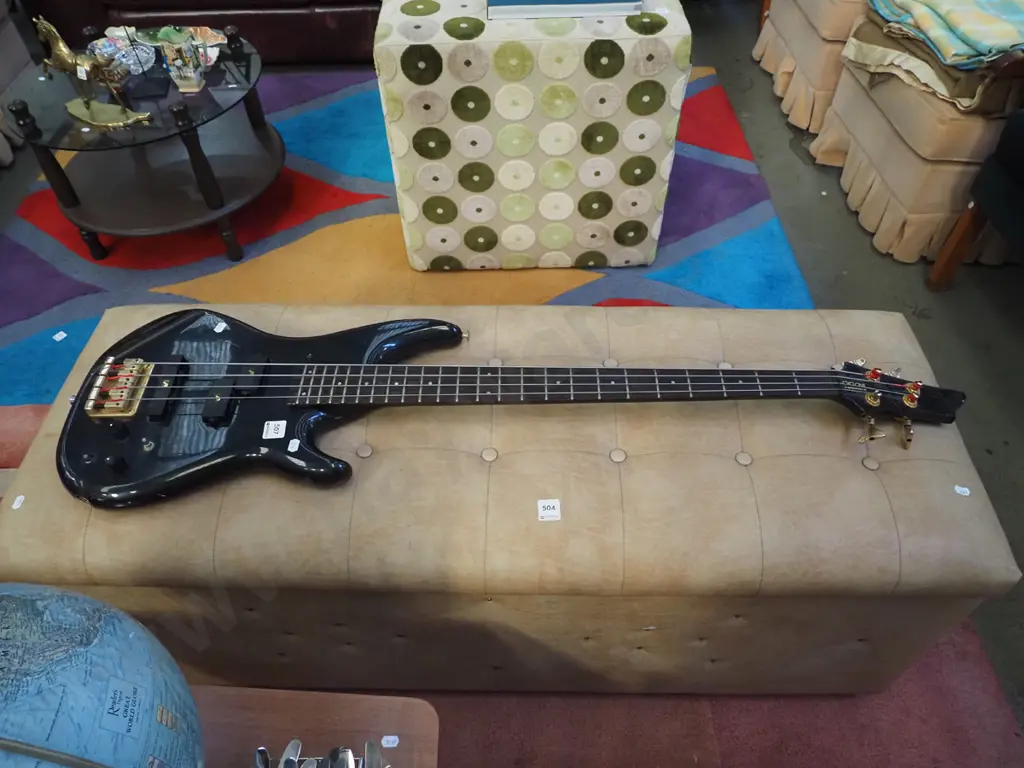 Cyclone bass guitar Image 1++