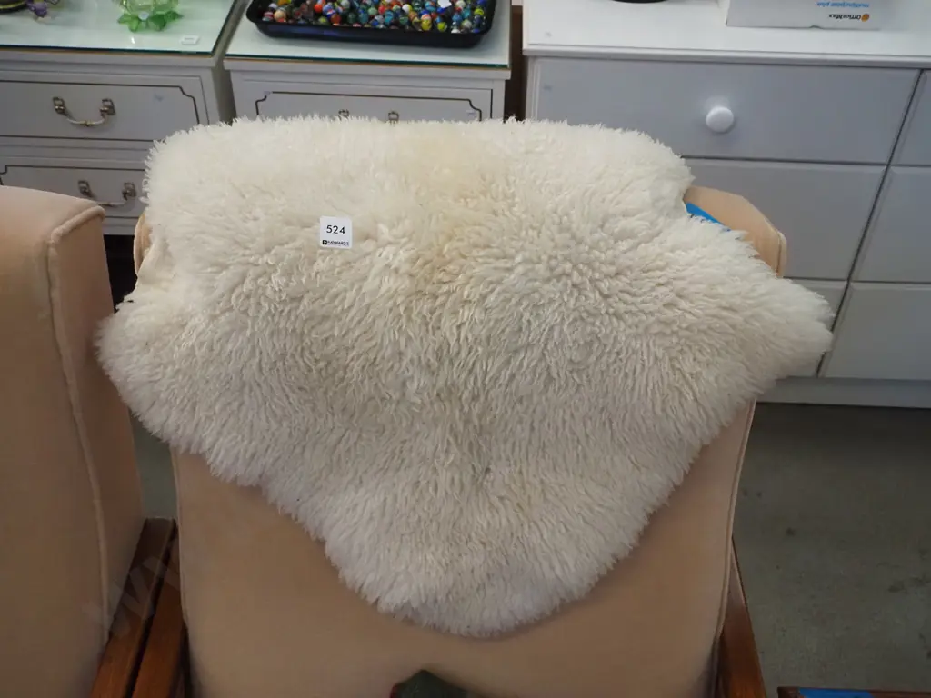 white sheepskin Image 1++