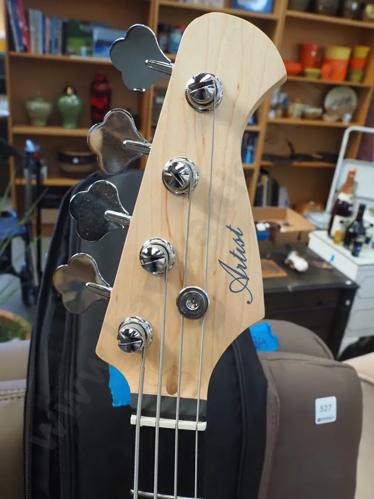 Artist bass guitar with gig bag Image 1++