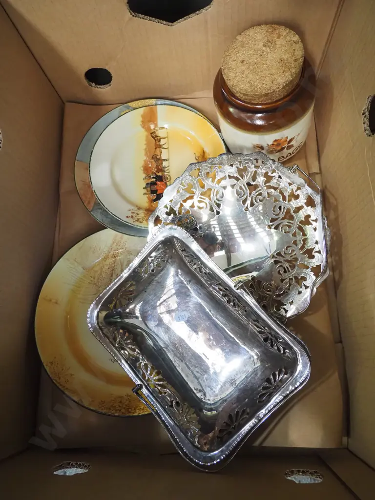 Carlton plates, plared ware, lidded tea canister Image 1++
