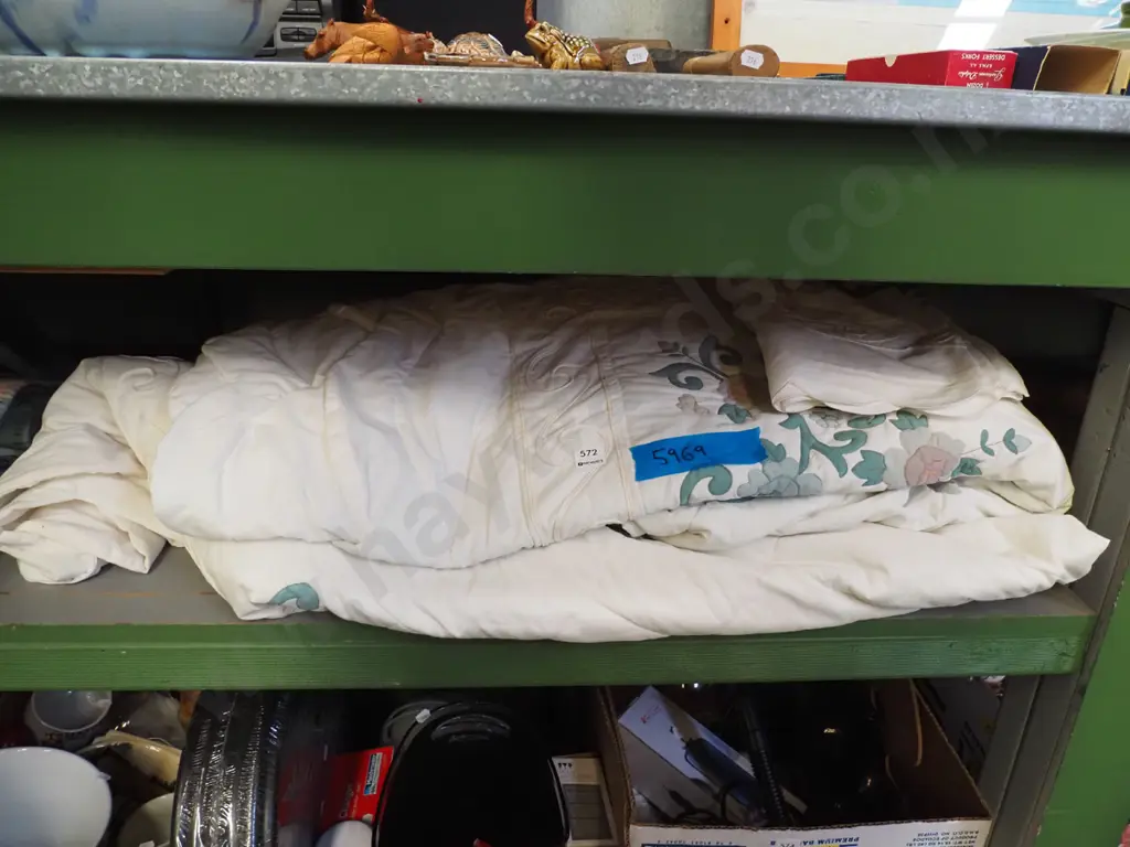 queen duvet with cushion covers Image 1++