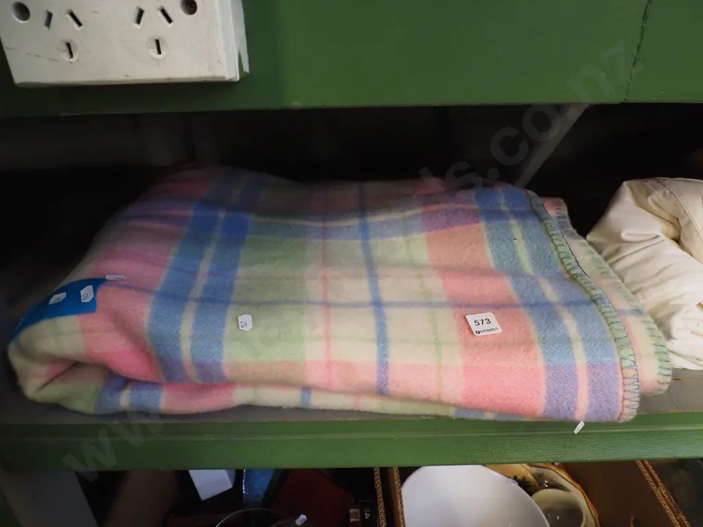checked woollen blanket Image 1++