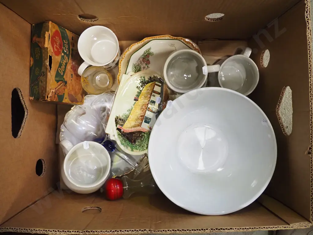 box; large mixing bowl, goblets, icing set etc Image 1++