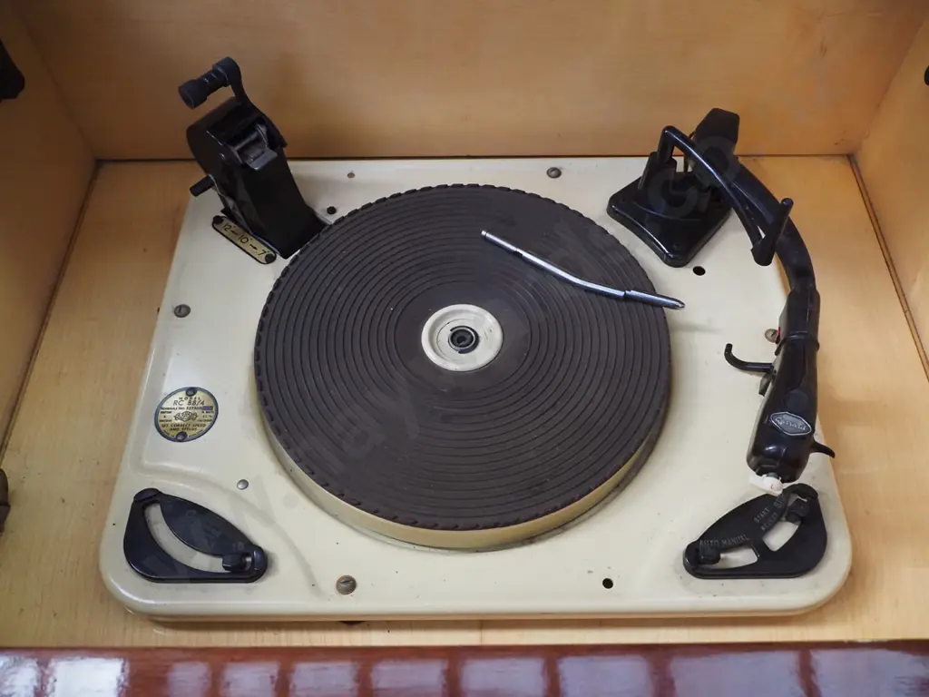 vintage radiogram Image 1++