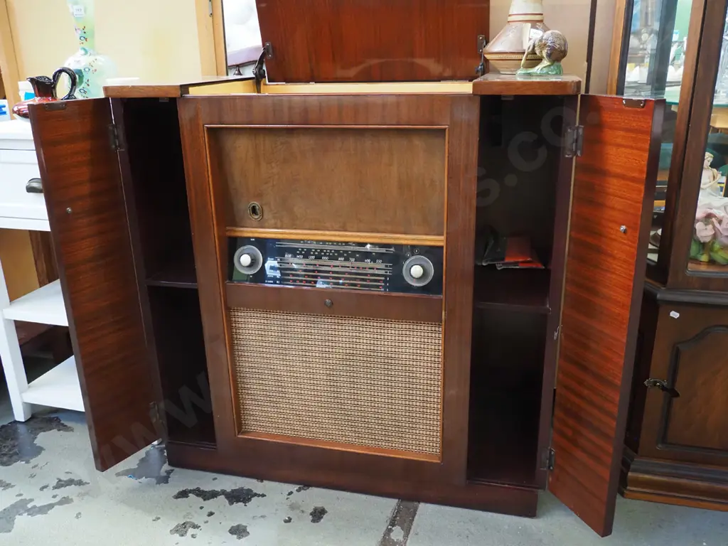 vintage radiogram Image 1++