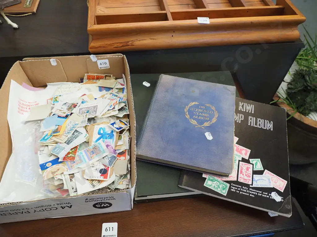 box of loose stamps, 3x albums Image 1++